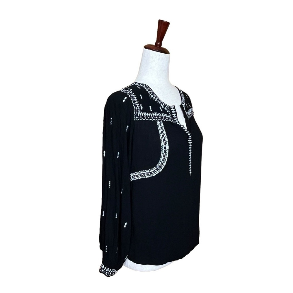 Lucky Brand Peasant Top. Embroidered V-Neck Poet Sleeve Black White Size S #1233 - Picture 3 of 4